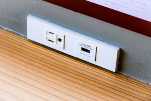 テレワーク用電源タップ